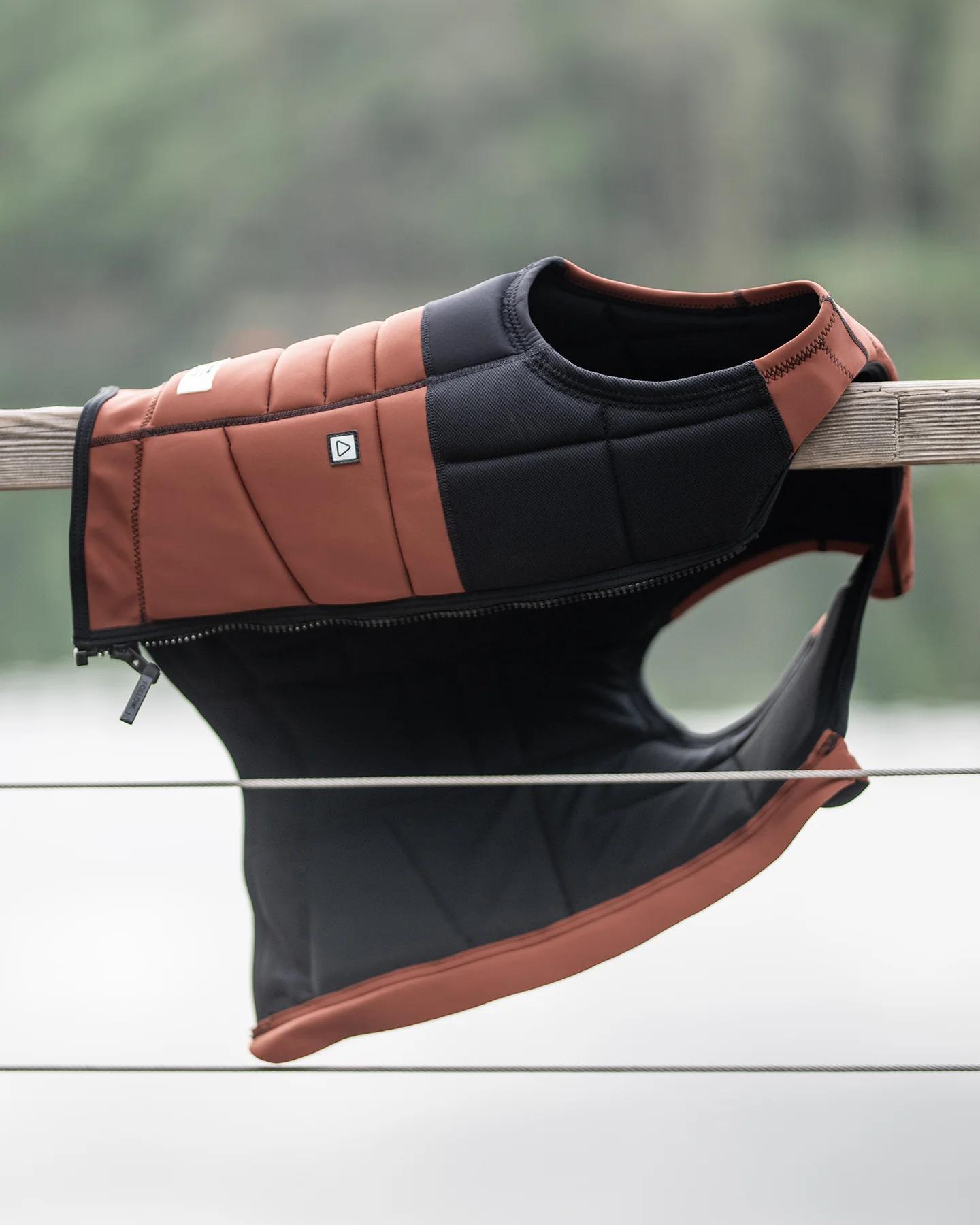 Follow Gratis Impact Vest - Image 5