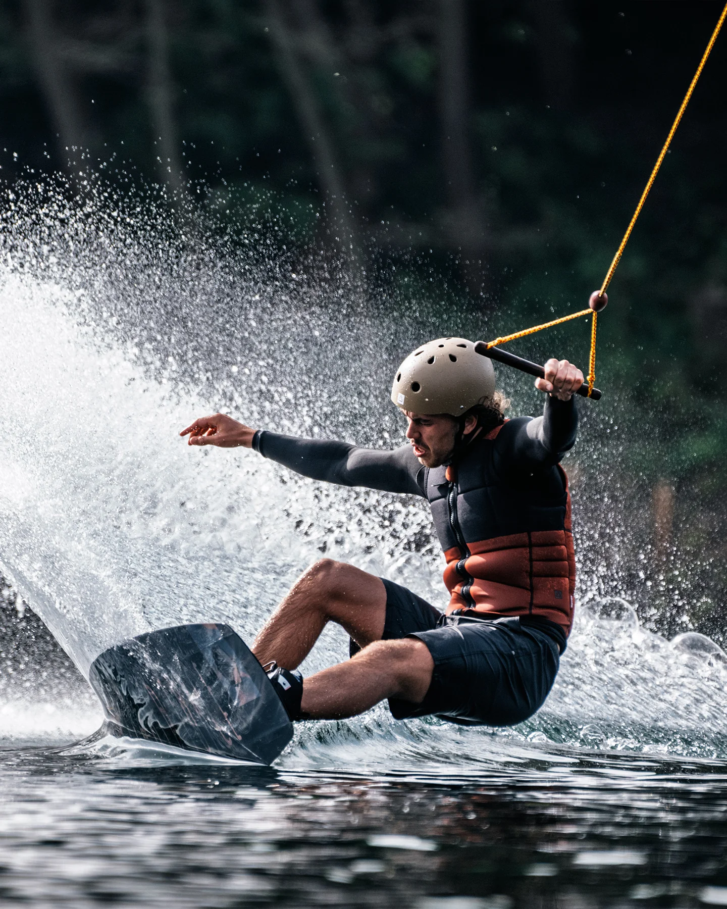 Follow Gratis Impact Vest - Image 4