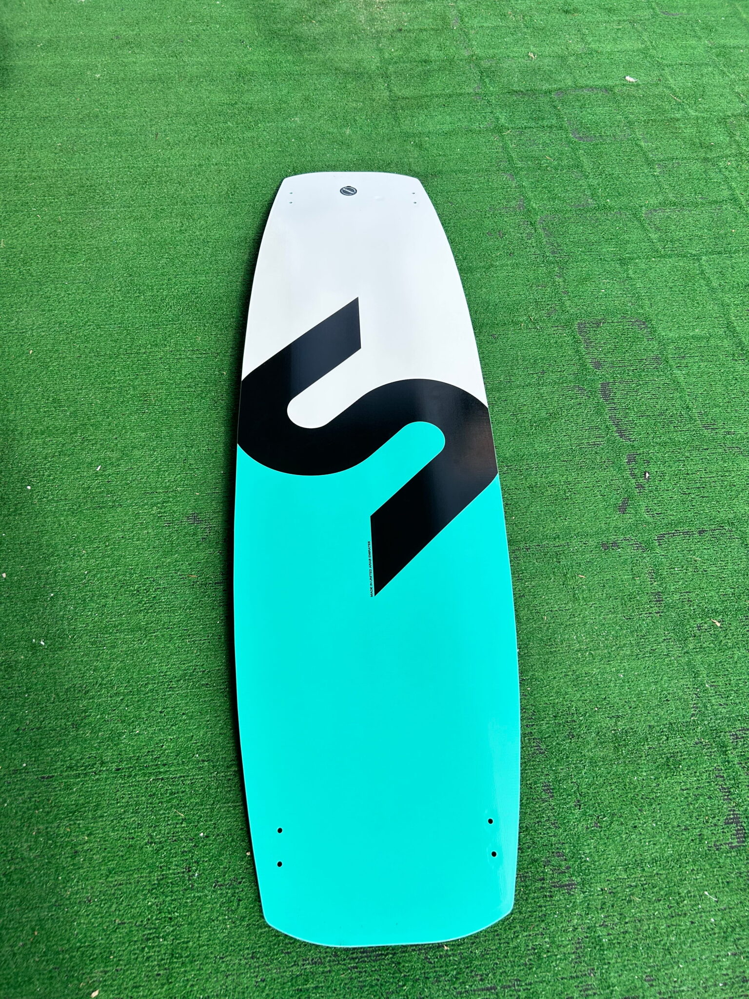 Slingshot Crisis V4 151 Twin Tip Shipping Damage - Image 8