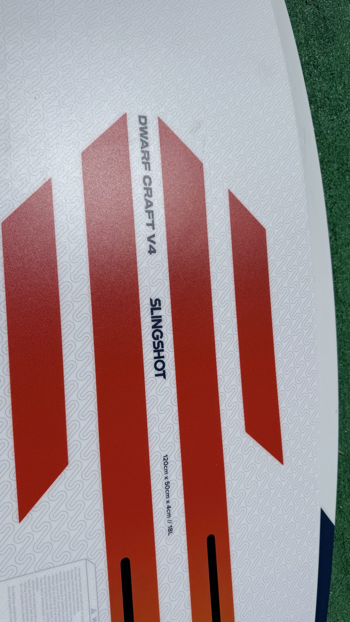 Used Slingshot Dwarf Craft V4 120cm Foil Board - Image 2