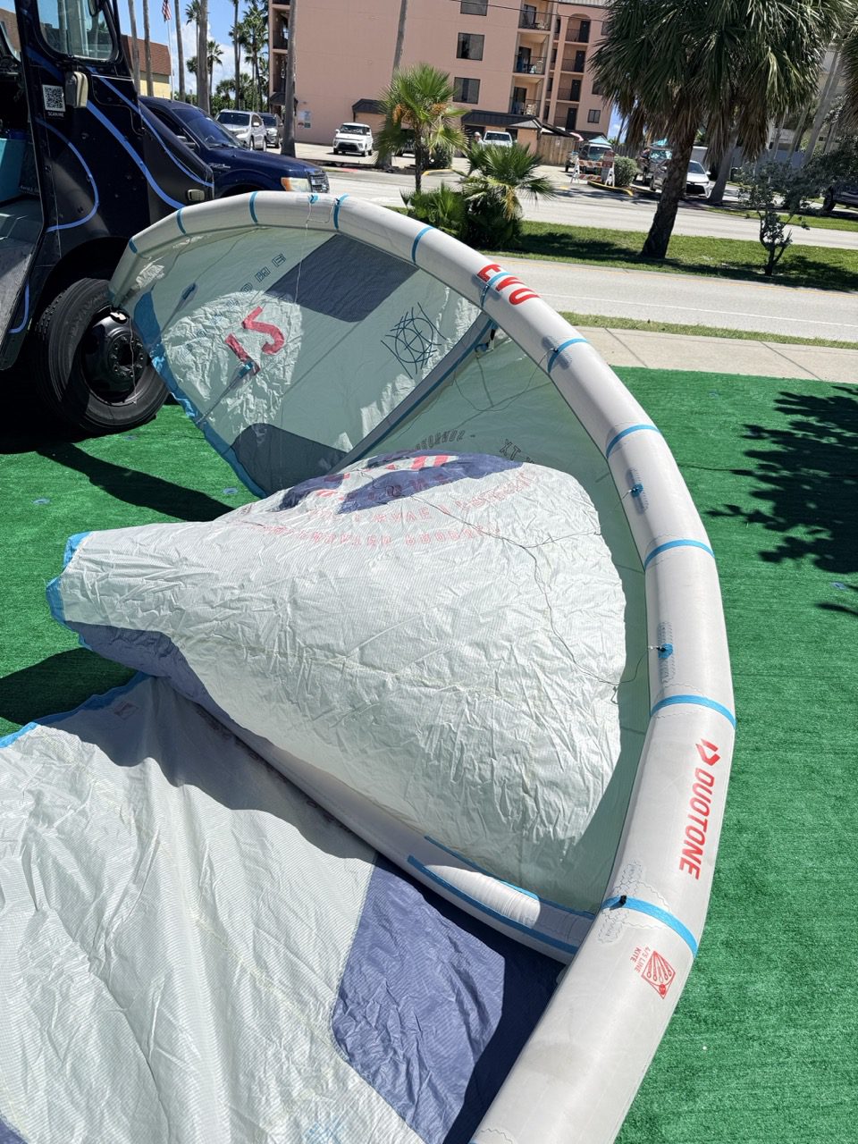 Used 2023 Duotone Evo 12m Kite - Image 3
